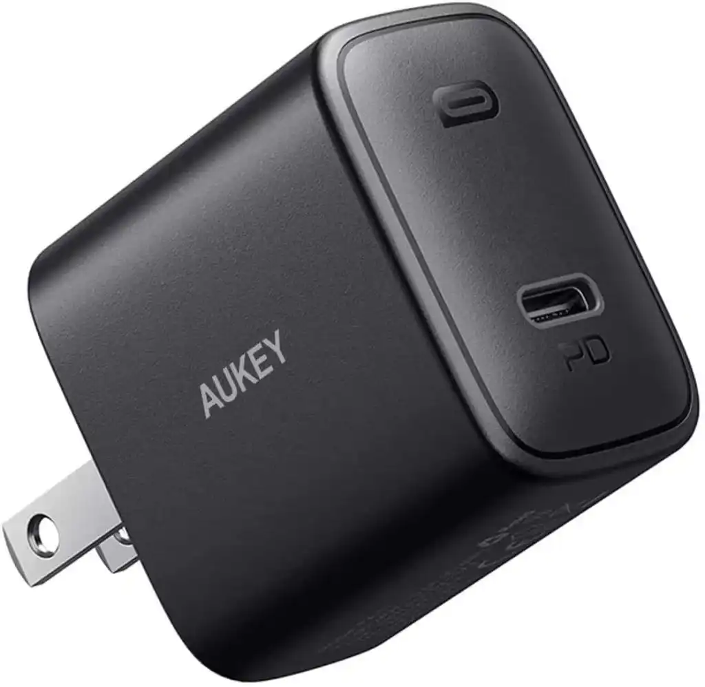 AUKEY SWIFT 18W FAST CHARGER WITH FOLDABLE PLUG